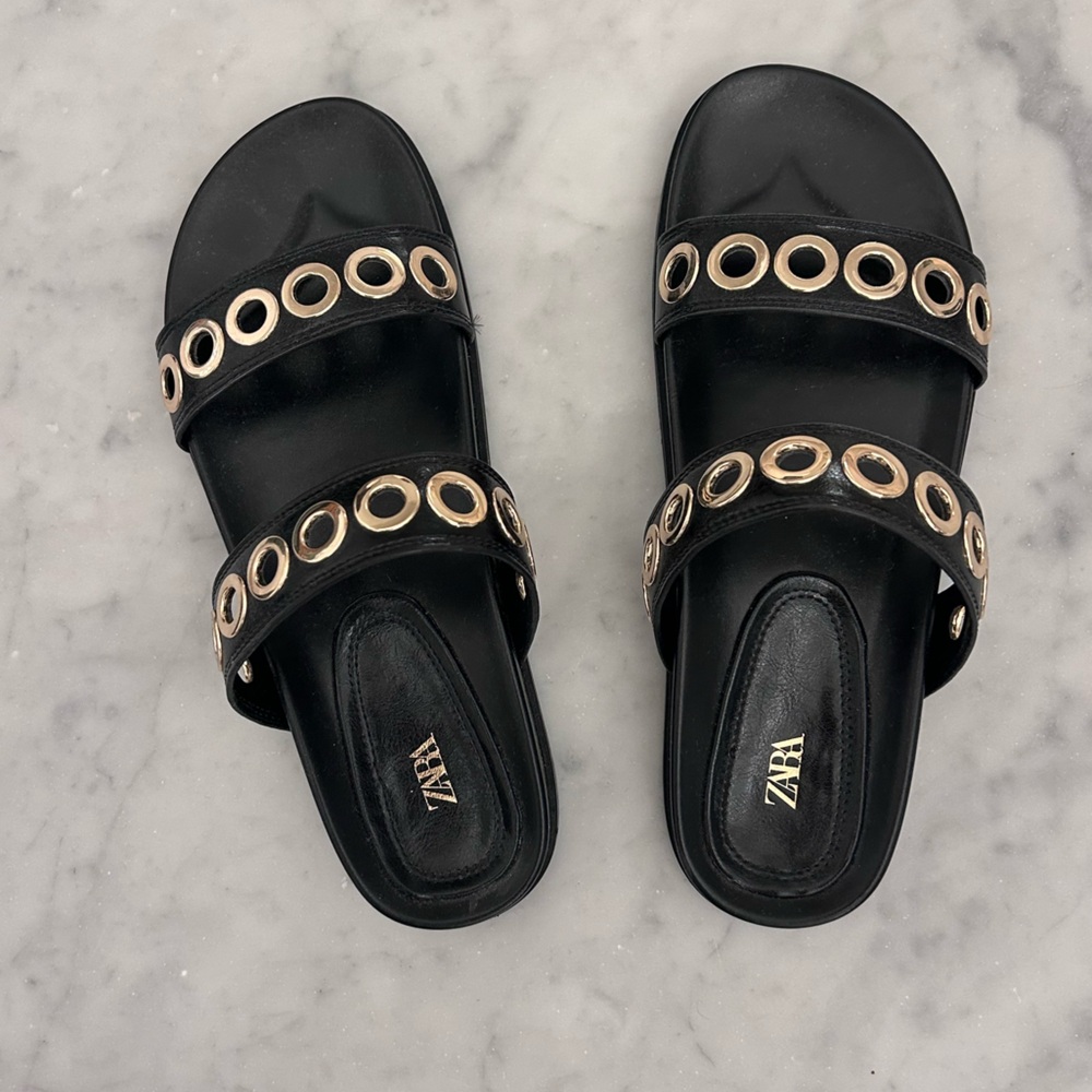 NWOT Zara flat sandal appliques